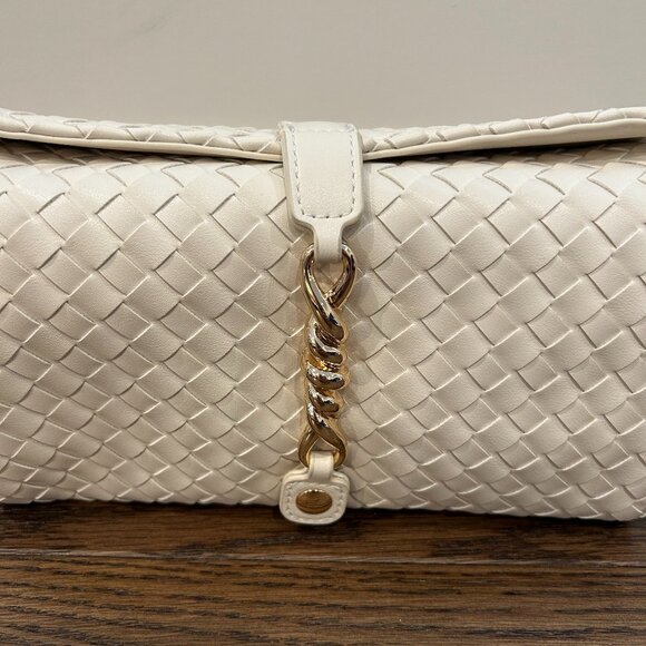 Woven Divided Shoulder Bag - NWT - Picture 5 of 6